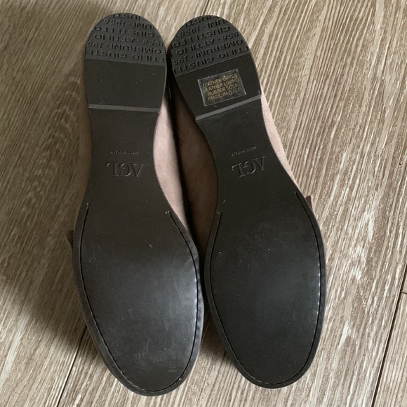 AGL Moccasins - Picture 2 of 11